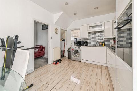 2 bedroom end of terrace house for sale, Broughton Road, Huddersfield