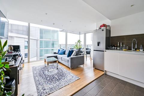 1 bedroom flat for sale, Empire Square, London Bridge, London, SE1