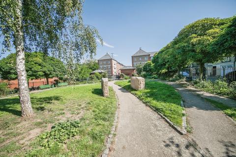 2 bedroom apartment for sale, Albany Gardens, Colchester