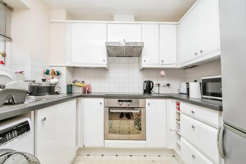 2 bedroom apartment for sale, Albany Gardens, Colchester