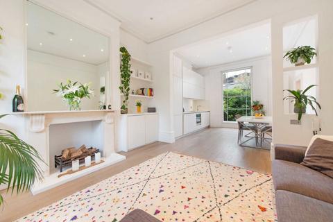 2 bedroom flat to rent, Pembridge Villas, London W11