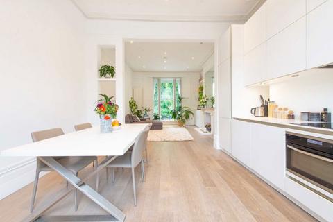 2 bedroom flat to rent, Pembridge Villas, London W11