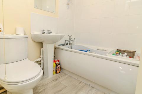 1 bedroom maisonette for sale, Downland, Two Mile Ash, Milton Keynes, Buckinghamshire, MK8