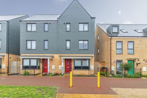 4 bedroom semi-detached house for sale, Fen Street, Brooklands, Milton Keynes, Buckinghamshire, MK10