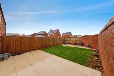 3 bedroom end of terrace house for sale, Burnham Way, Sleaford