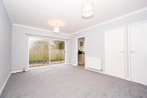 2 bedroom flat for sale, Brackendale, Hastings