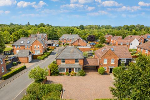 4 bedroom detached house for sale, Tillage Close, St. Albans AL4