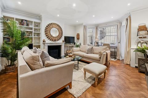 2 bedroom flat for sale, Queen's Gate Place, South Kensington, London