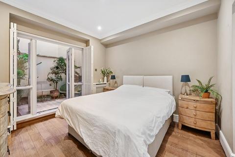 2 bedroom flat for sale, Queen's Gate Place, South Kensington, London