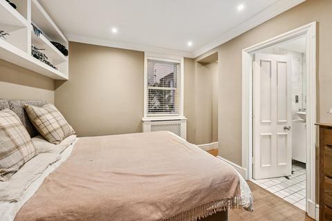 2 bedroom flat for sale, Queen's Gate Place, South Kensington, London