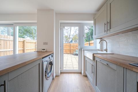3 bedroom end of terrace house for sale, Enniskillen Road, Cambridge