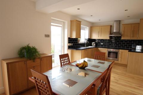 3 bedroom property to rent, Hudson Close, Malton, YO17