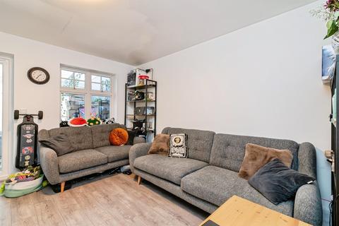 undefined, Versailles Gardens, Hucknall, Nottingham