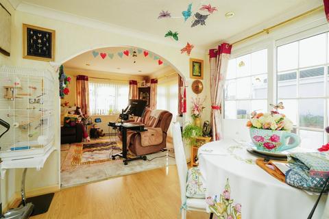 2 bedroom park home for sale, Heyford Leys, Upper Heyford, Bicester