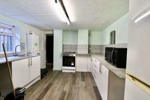 1 bedroom apartment to rent, Chepstow Road, Newport, NP19
