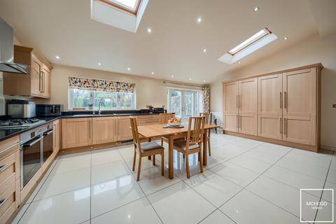 5 bedroom semi-detached house for sale, Harborne Road, Oldbury B68