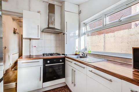 3 bedroom apartment for sale, Station Road, Swindon