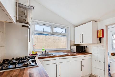3 bedroom apartment for sale, Station Road, Swindon