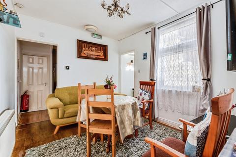 3 bedroom apartment for sale, Station Road, Swindon