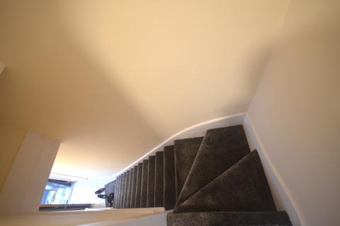3 bedroom flat to rent, Ilford, IG4