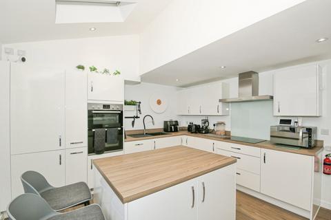 4 bedroom end of terrace house for sale, Bentley Grove, Peterborough, Cambridgeshire, PE3