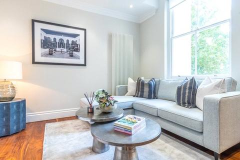 1 bedroom property to rent, Garden House, Kensington Gardens Square, London, W2