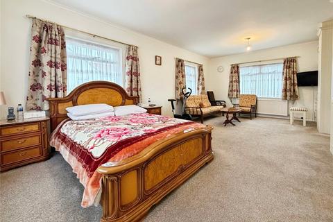 4 bedroom semi-detached house for sale, Tidford Road, Welling DA16
