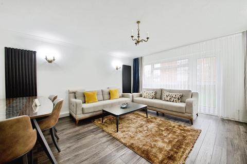 Windsor Court, LONDON, London, N14