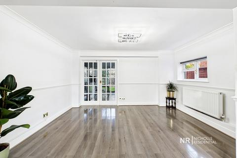 2 bedroom semi-detached house for sale, Cricketers Close, Chessington, Surrey. KT9