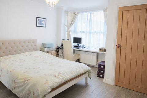 4 bedroom semi-detached house for sale, Empress Road, Loughborough, LE11