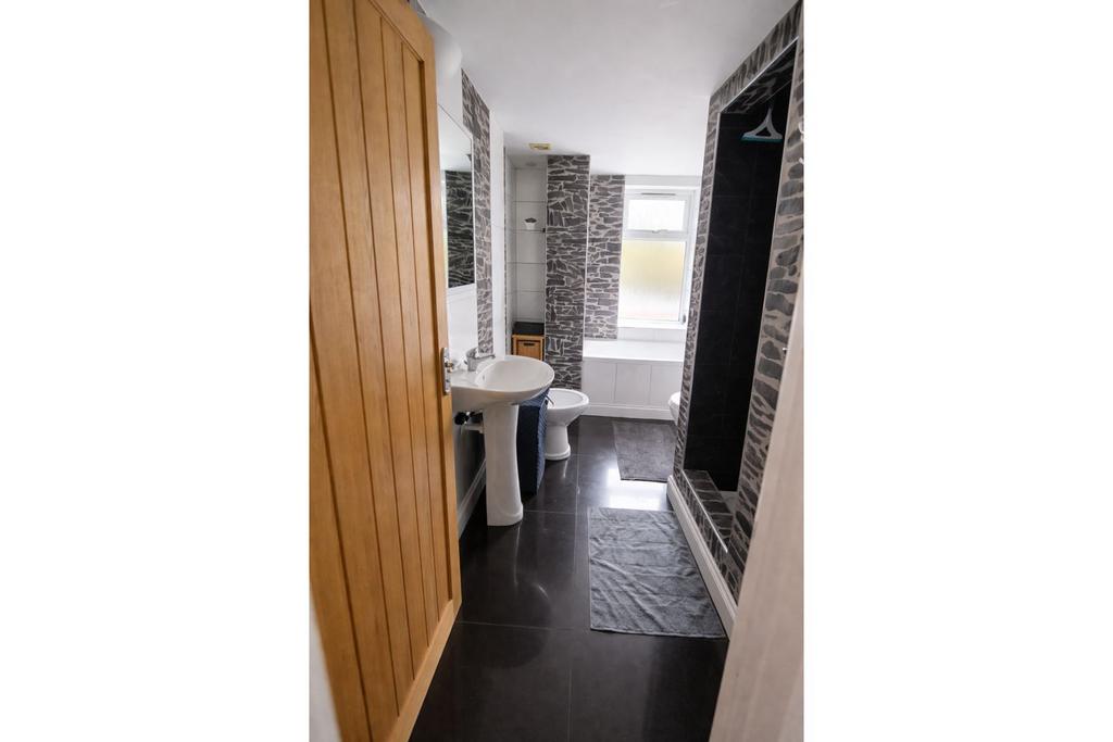 En-suite One