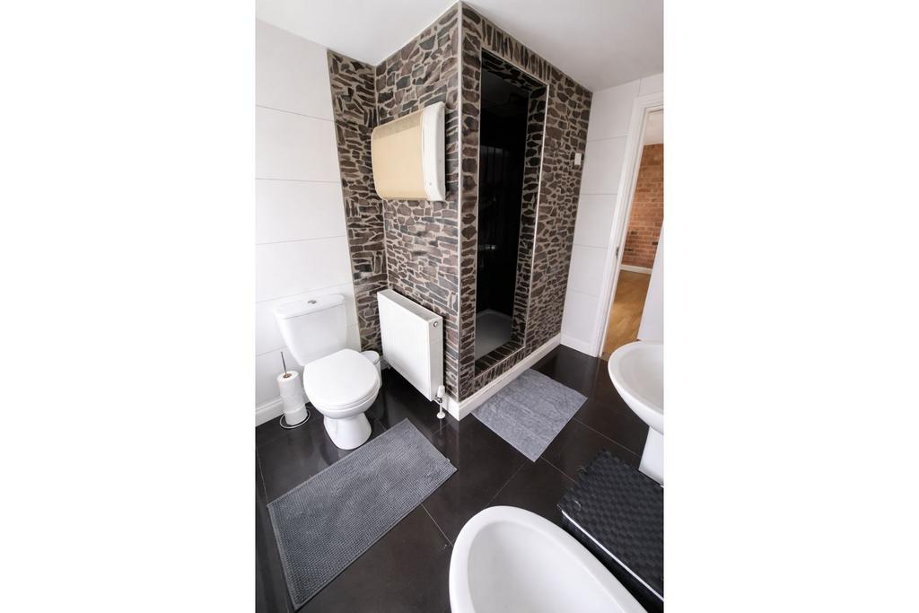 En-suite One