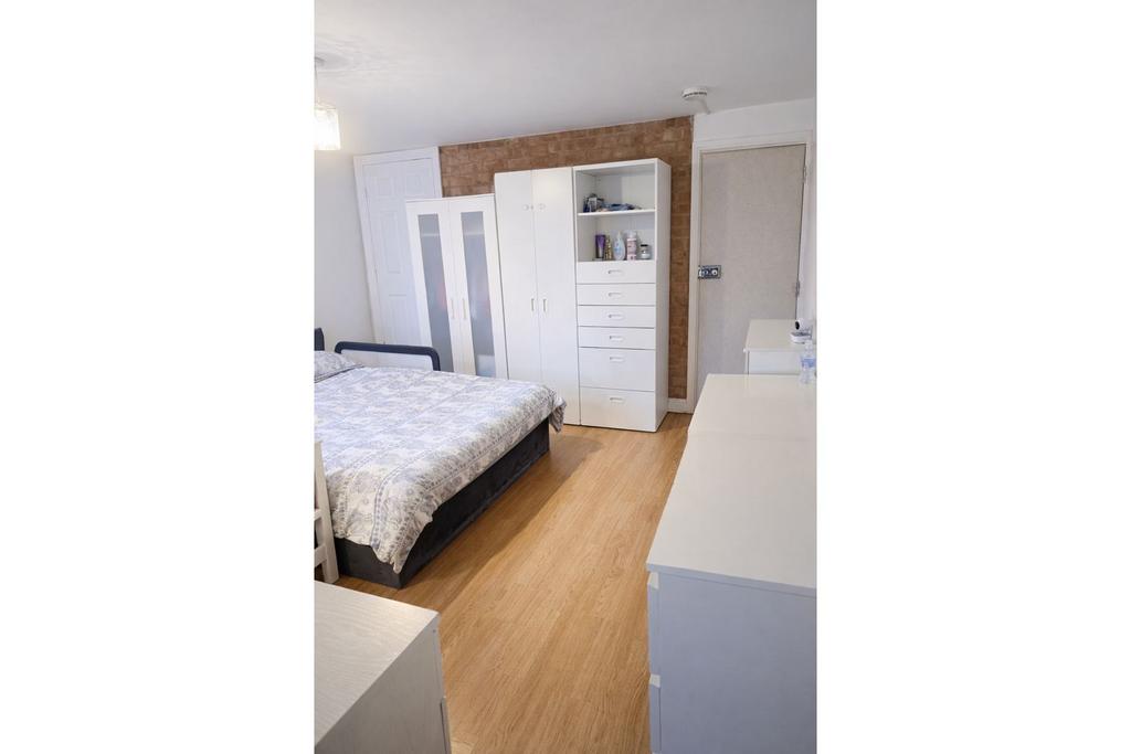 En-suite One