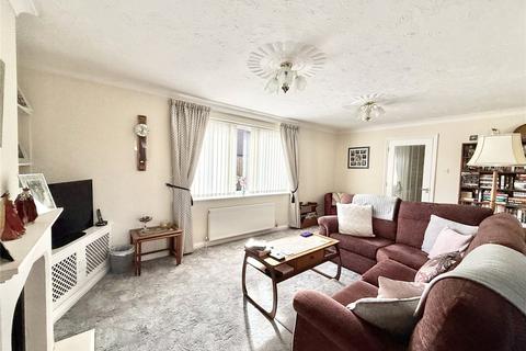 3 bedroom bungalow for sale, Columbine Close, Christchurch BH23