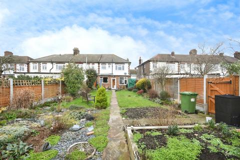 3 bedroom end of terrace house for sale, Stanley Avenue, Romford