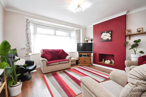 3 bedroom end of terrace house for sale, Stanley Avenue, Romford