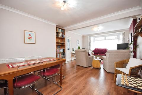 3 bedroom end of terrace house for sale, Stanley Avenue, Romford