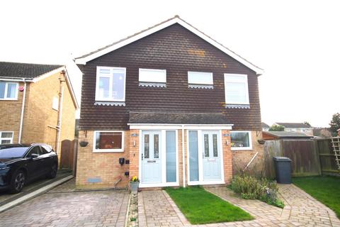2 bedroom house for sale, Field Avenue, Canterbury