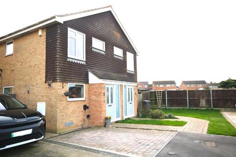 2 bedroom house for sale, Field Avenue, Canterbury