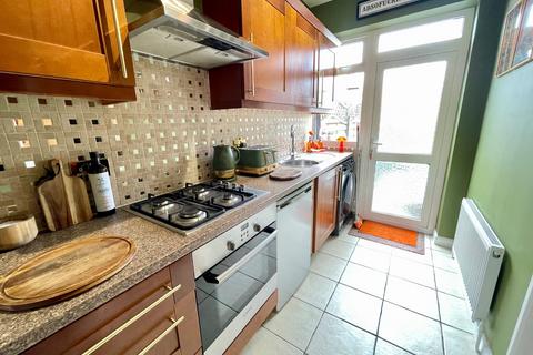 2 bedroom terraced house for sale, Gardenia Avenue, Luton, Bedfordshire, LU3 2NR