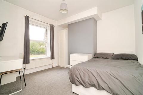 3 bedroom terraced house for sale, Victoria Street, Moldgreen, Huddersfield