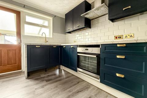 2 bedroom semi-detached bungalow to rent, Newbolt Road, Paulsgrove,
