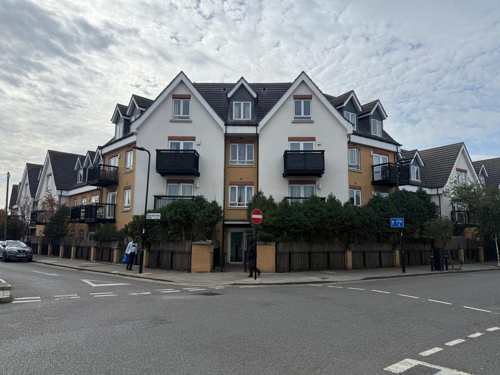 2 Bed, 2 Bath Modern Apartment with Gated Parking