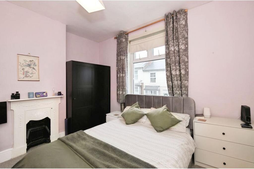 House in Nottingham, Mapperley Park - More