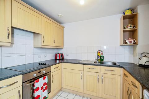 2 bedroom apartment for sale, Mckenzie Court, Maidstone