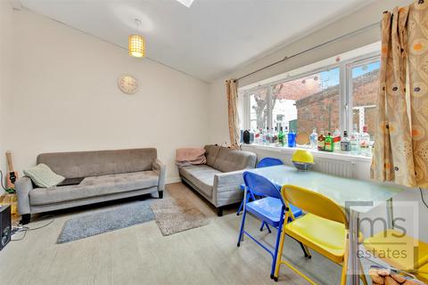 undefined, Gregory Avenue, Nottingham NG7