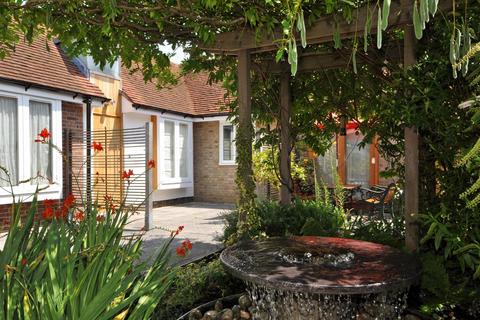 2 bedroom flat to rent, City Gardens, Canterbury, Kent, CT1