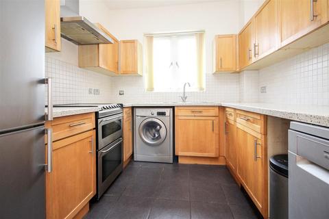 2 bedroom flat to rent, City Gardens, Canterbury, Kent, CT1