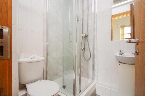 2 bedroom flat to rent, City Gardens, Canterbury, Kent, CT1