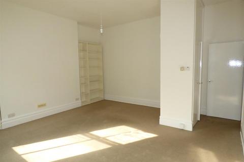 Studio to rent, Norfolk Terrace, Brighton